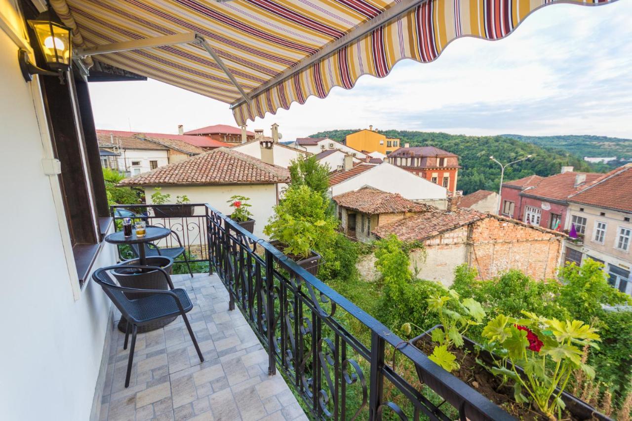 Apartment Zdravets, In The Heart Of The Old City فيليكو ترنوفو المظهر الخارجي الصورة
